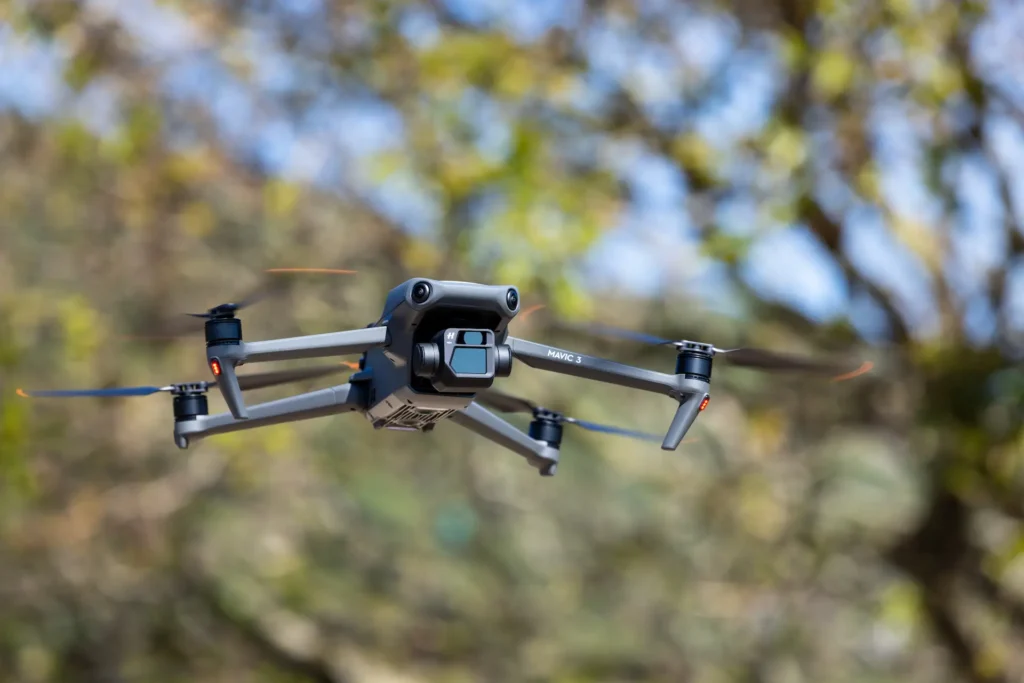 Inspection par drone pour préparer un nettoyage technique industriel
