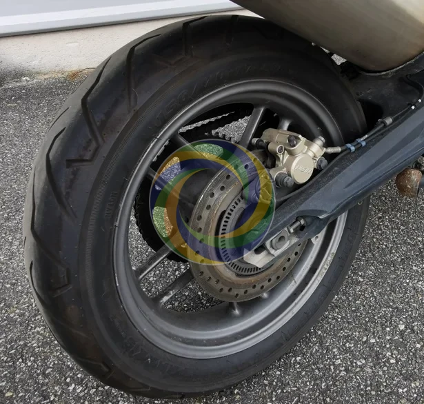 01-NETTOYAGE ROUE ARRIERE MOTO AVANT