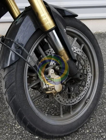 01-NETTOYAGE ROUE AVANT MOTO AVANT