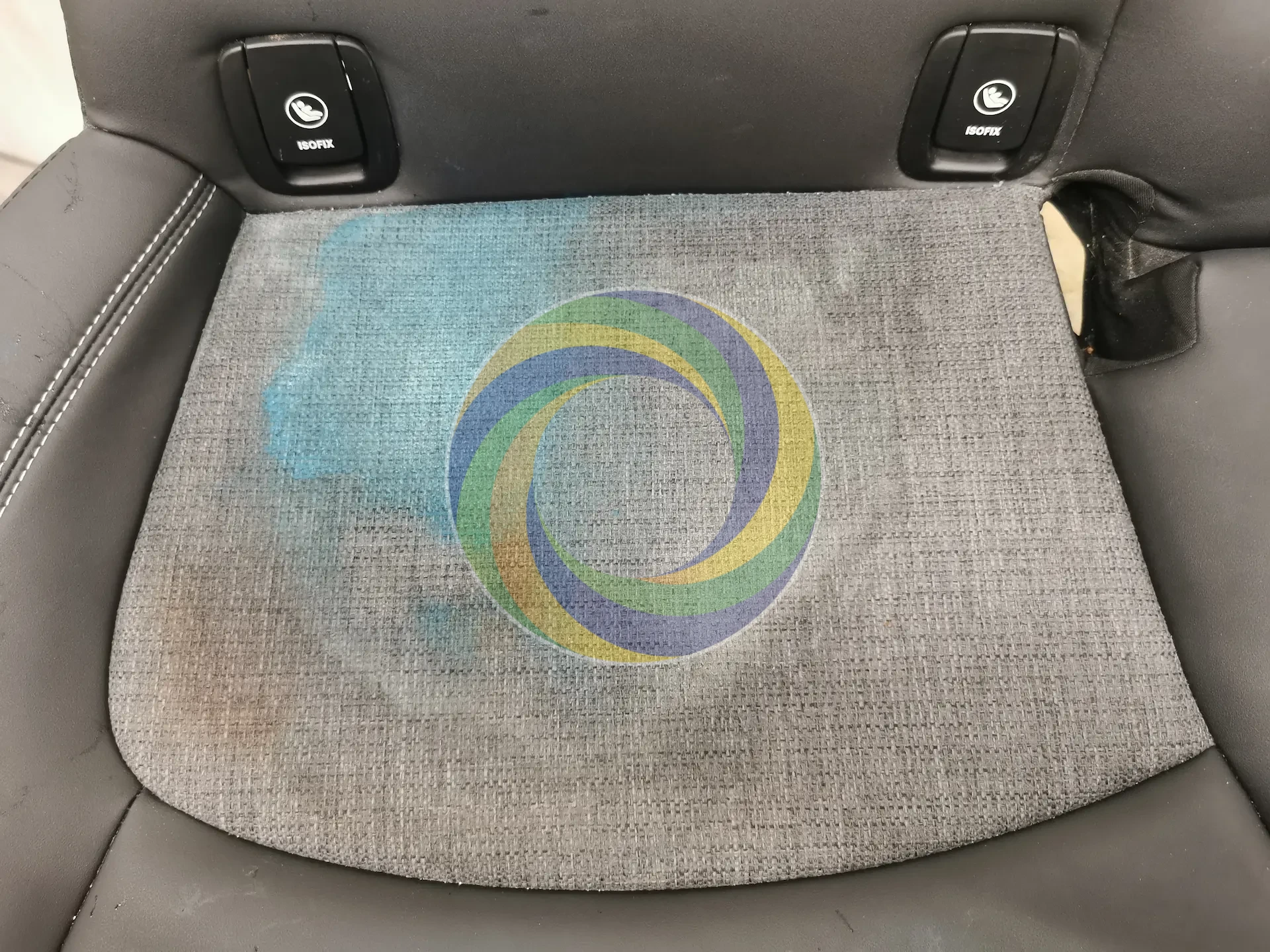 01-Nettoyage Peinture sur siege voiture