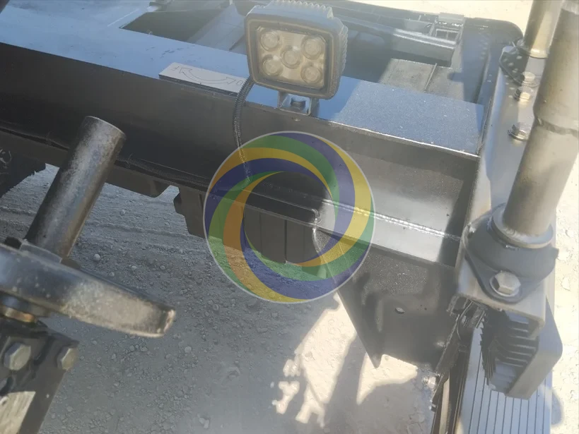 02-Arriere citerne avec Bitume