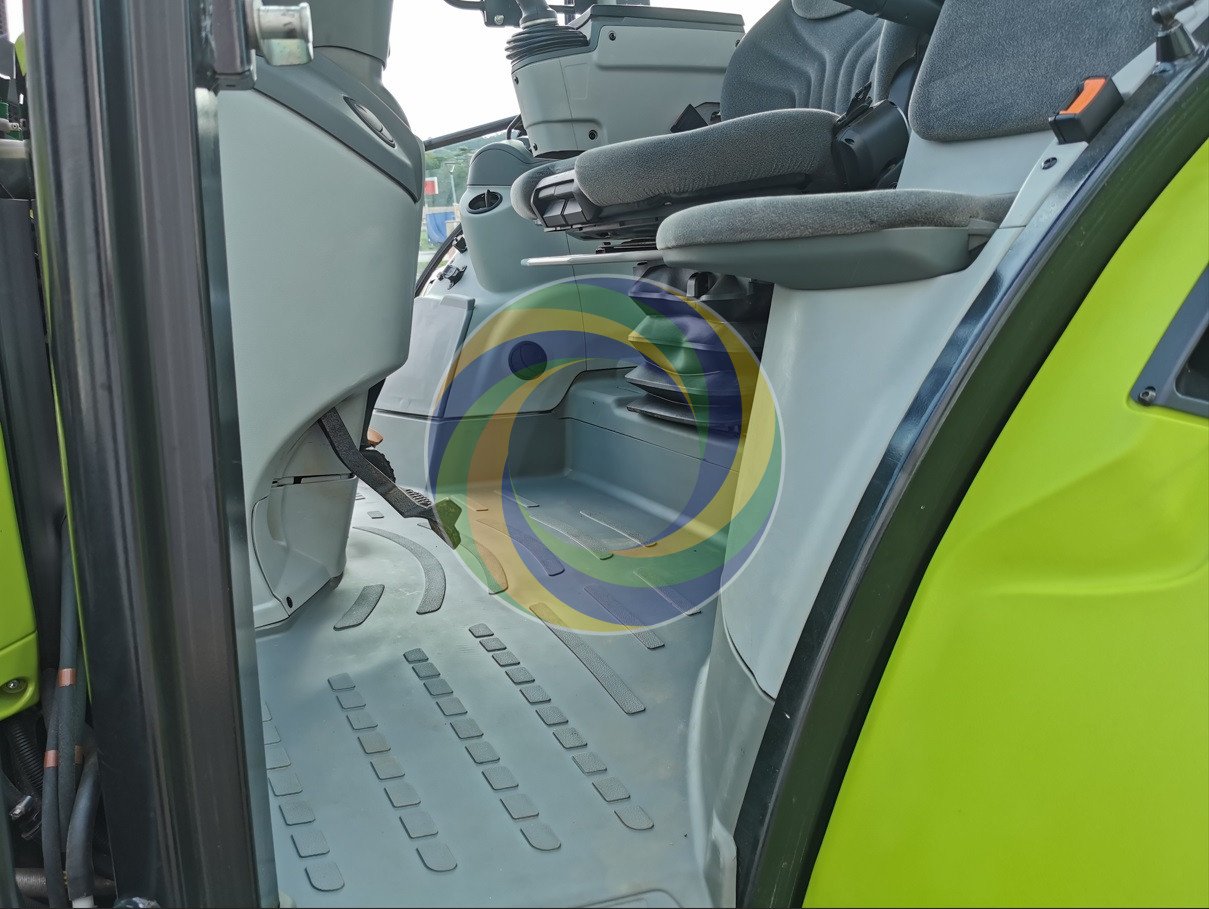 02-Nettoyage Interieur Tracteur boue