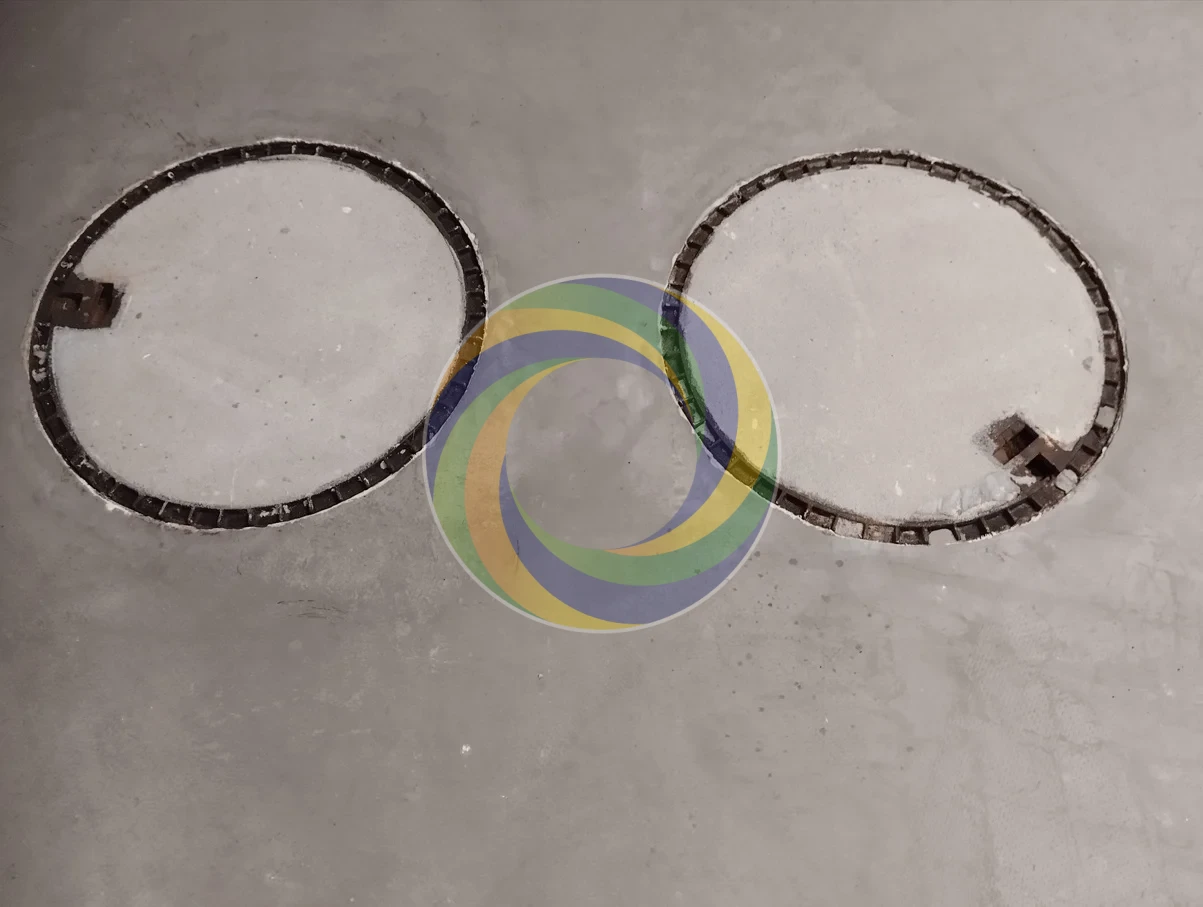 02-Nettoyage Plaques Egouts Garage Ciment et Rouille